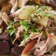 นายน้อยก๋วยเตี๋ยวไก่ เนื้อ  ซ.ปรีดี14แยก2