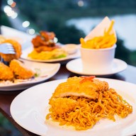 Sunshine Hotel & Cafe