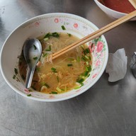 เมนูของร้าน ก๋วยเตี๋ยวลูกชิ้นปลาเยาวราช