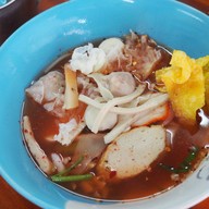 ก๋วยเตี๋ยวเกี๊ยวปลาไดโนเสาร์