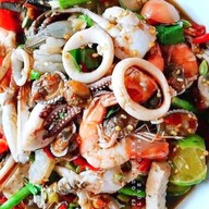 ร้านสารพัดตำเมี่ยงปลาเผาไทนคร ศรีสงคราม