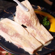 หมูสามชั้นหมักซอสชาบูกู