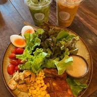 Farm to Table ไฮด์เอาท์