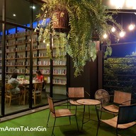 บรรยากาศ Library Cafe'