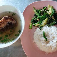 เมนูของร้าน ก๋วยเตี๋ยวเรือรังสิต นาย ก. สาขา 1 ไชยสถาน ถนนสันกำแพงสายใหม่