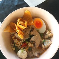 เมนูของร้าน ก๋วยเตี๋ยวหมูกำตังไข่ยักษ์ สูตรโบราณ รามอินทรา65 แยก2-2