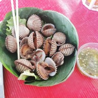 ปลาเผา ครูติ๋ม กุ้งเผา ตลาดน้ำตลิ่งชัน