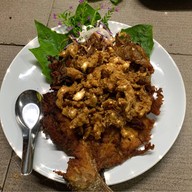 บ้านไม้ชายน้ำ