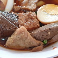ก๋วยจั๊บคุณบอย วัดโบสถ์