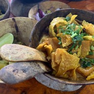 ข้าวซอยกะโหล้ง