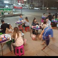 บรรยากาศ ร้านข้าวมันไก่อินเตอร์ ถนนพหลโยธิน