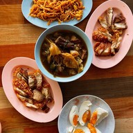 ข้าวต้มพี่เดือน ถ.ทุ่งโฮเต็ล