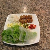 Halong Vietnamese Cuisine ทาวน์อินทาวน์