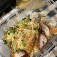 เมนูของร้าน บะหมี่มังกรคู่ หมู่บ้านเสรี 1