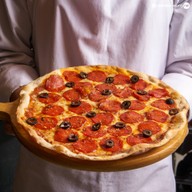 Bella’s Pizzeria (The One Ratchada Market) ตลาดนัดดิวันรัชดา