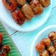 ไส้กรอกอ้ายหมูอ้วน  อีสานซอสเซส