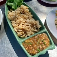 เมนูของร้าน ร้านป้อมกินแล้วรวย -