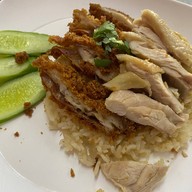 เมนูของร้าน ข้าวมันไก่ลิ้มโภชนาตลาดพลู