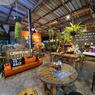 บรรยากาศ Sk Steak Bike .