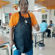 ก๋วยเตี๋ยวนายหมีประชาอุทิศ