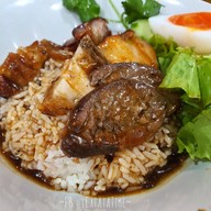 เมนูของร้าน โกหอม ข้าวหมูแดงโบราณ