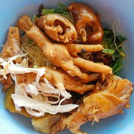 เมนูของร้าน ก๋วยเตี๋ยวไก่มะระ ตายงค์ คลอง 1 ธัญบุรี