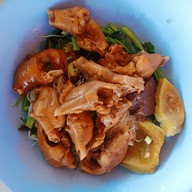 เมนูของร้าน ก๋วยเตี๋ยวไก่มะระ ตายงค์ คลอง 1 ธัญบุรี