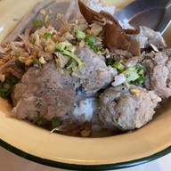 เมนูของร้าน โกปี๊ 咖啡 อาหารเช้านิมมาน