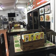 ผัดไทยเจ้หนู สี่แยกสนามบิน