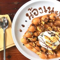Maru Waffle (วาฟเฟิลฮ่องกง มารุวาฟเฟิล และ เฉาก๊วยนมสด เต็งหนึ่ง) ID Line : graftt