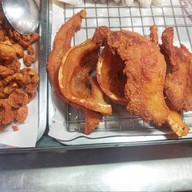 ไก่ทอดกระบี่   ตลาดไนท์มาร์เก็ต