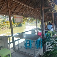 บรรยากาศ ข้าวแช่แม่นิด