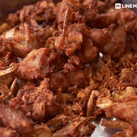 หมูทอดกอดพริก โลตัส โกเฟรช ติวานนท์ 25