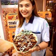 Maru Waffle (วาฟเฟิลฮ่องกง มารุวาฟเฟิล และ เฉาก๊วยนมสด เต็งหนึ่ง) ID Line : graftt
