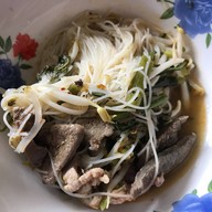 เมนูของร้าน ก๋วยเตี๋ยววัดใหญ่