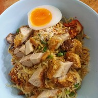 ชายสี่ บะหมี่เกี๊ยว สาขา ป่าไม้