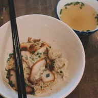ตั่วถั่งบะหมี่เกี๊ยว สาขาสาธุประดิษฐ์