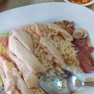 เมนูของร้าน ข้าวมันไก่ไต้ซีฮี้ (เบตง)