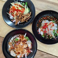 ร้านยำนายหนวด ลาดพร้าวซ.1 ลาดพร้าวซอย1