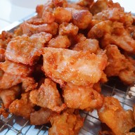 หมูทอดเบรกแตก ตลาดลุงเพิ่ม