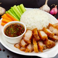 ข้าวหมูทอดอาหารตามสั่งครัวลุงปุ๊