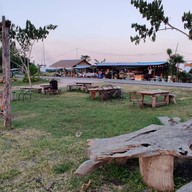 หน้าร้าน มู๋ทะริมน้ำ