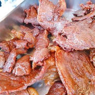 คุณเรียม เนื้อทอด หมูทอด ตลาดลุงเพิ่ม