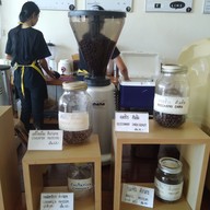 9สตางค์ คอฟฟี่ สาขาตรงข้ามสวนสาธารณะ