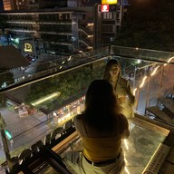 Improvise Panoramic Roof Bar