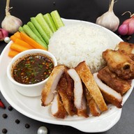 ข้าวหมูทอดอาหารตามสั่งครัวลุงปุ๊