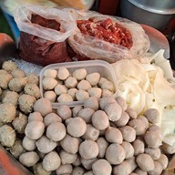 นิวเพ็ญจันทร์โภชนา เชียงใหม่