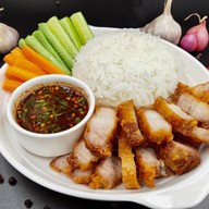ข้าวหมูทอดอาหารตามสั่งครัวลุงปุ๊