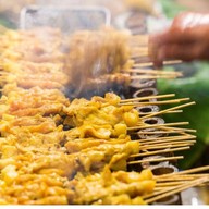 10เต็ม10หมูสะเต๊ะ ลาดกระบัง × เปี๊ยกส้มตำ อาหารตามสั่ง