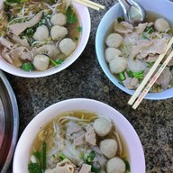 เมนูของร้าน ก๋วยเตี๋ยวลูกชิ้นล้วน 2